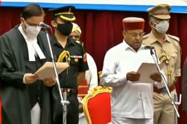 Karnataka Governor takes oath