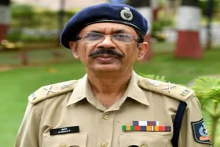 police dgp meets injured jawans in aiims