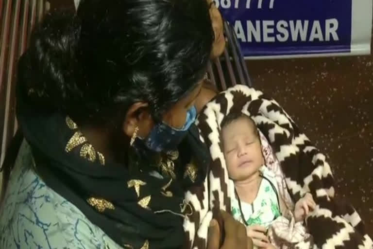 Woman delivers baby inside train at Bhubaneswar railway station