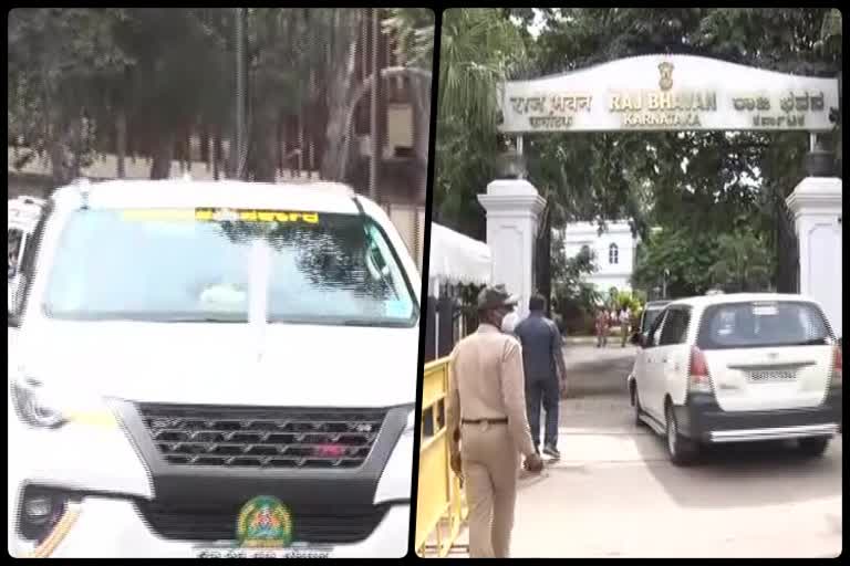 CM BS Yediyurappa arrives at Raj Bhavan