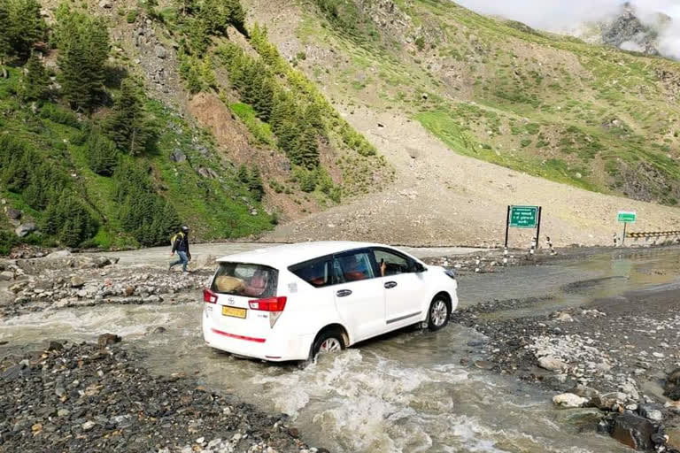 manali leh road restored by bro in kullu