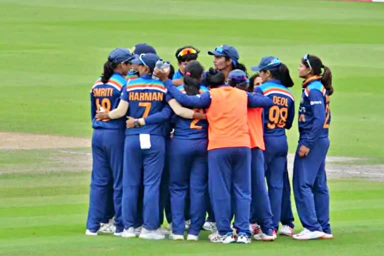 India vs England  भारतीय महिला टीम  जुर्माना  धीमी ओवर गति  भारतीय महिला क्रिकेटर  Indian female cricketer  fine  slow over speed  कप्तान हरमनप्रीत कौर  Captain Harmanpreet Kaur