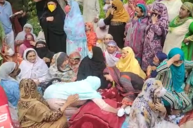 #Picnic turns into mourning, two teenage girls (maternal sisters) from NawabBazar Srinagar, drown to death in Drang, Tangmarg. 1.Adeeba D/O Mohd. yousf khan  R/O Housing colony Bemina sgr. Age 18 yrs.