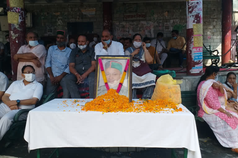 virbhadra singh bone urn arrived in hamirpur