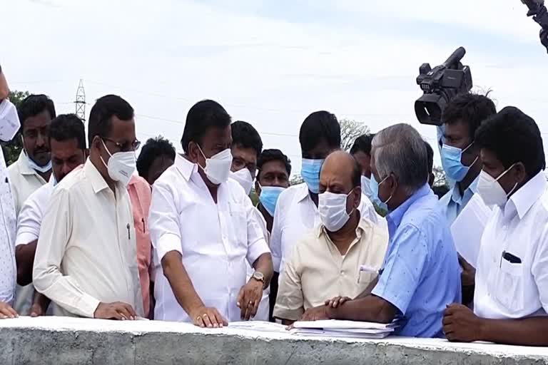 ministers inspects thiruporur sewer works