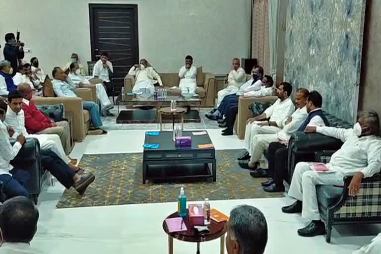 meeting-of-bengaluru-mla-led-by-dk-shivakumar