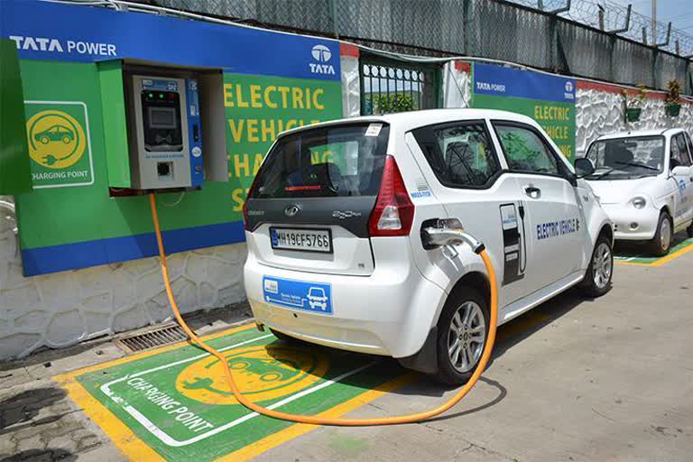 tata power  ev charging stations at hpcl  tata power set up ev charging stations  എച്ച്പിസിഎൽ  ടാറ്റ പവർ  വൈദ്യുത വാഹനങ്ങൾ