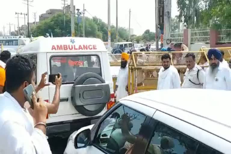 Sirsa police stop ambulance