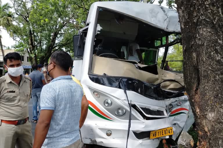 Road accident at Duttapukur