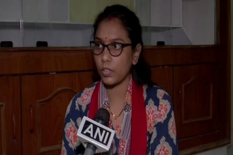 MP woman seeks financial aid after spending Rs 1.5 cr on husband's treatment for post COVID complications