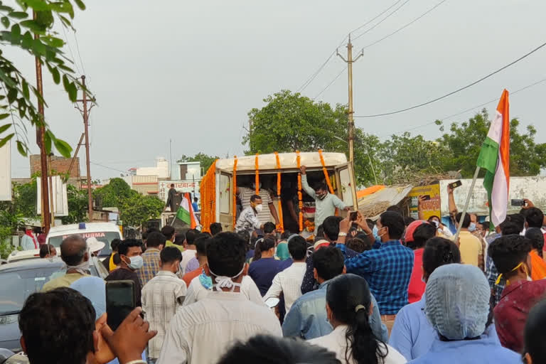 Dr Shailendra Sahu of Baloda Bazar was given a farewell like a martyr