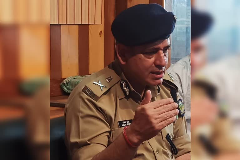 dgp-sanjay-kundu-appeal-to-who-drive-vehicle-in-rainy-seasons