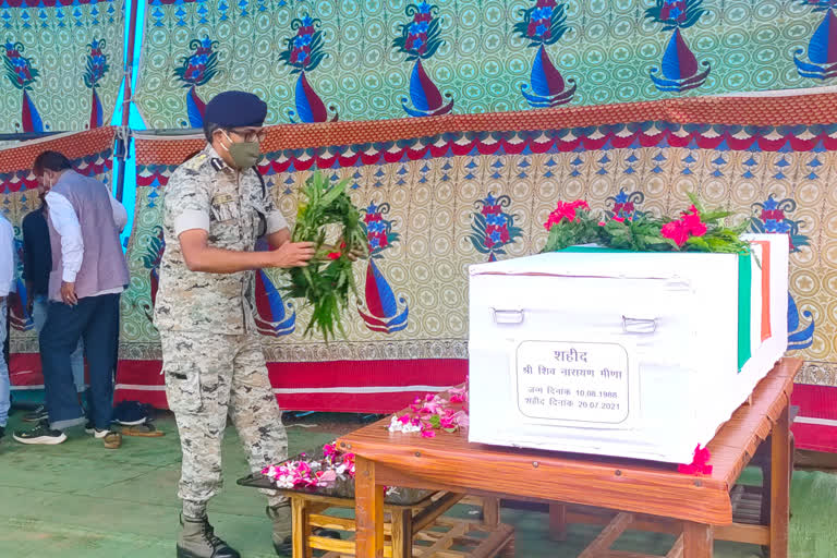 Tribute paid to martyr jawan
