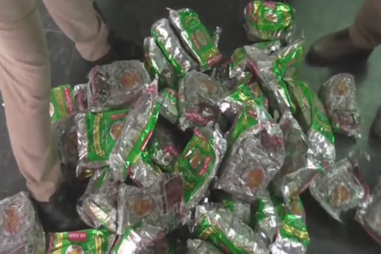 3-lakh-rupees-worth-gutka-seized-in-sivakasi