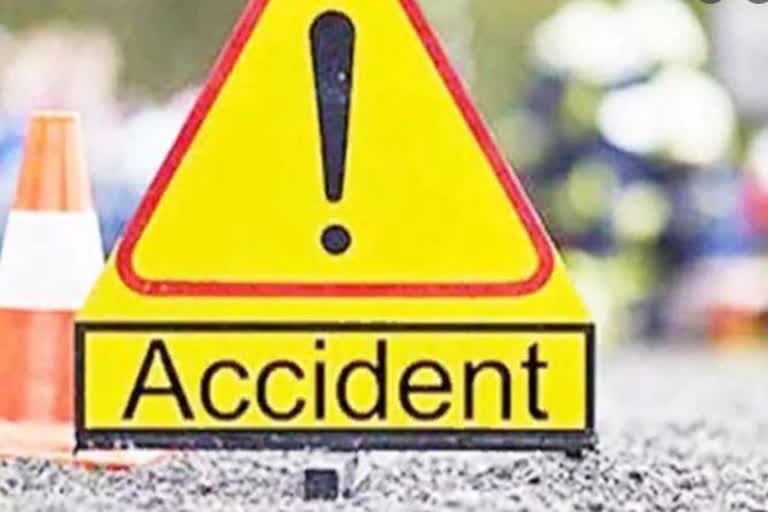 add add Maha:Three teachers killed as tree falls on car  Three teachers killed as tree falls on car  maharashtra  മഹാരാഷ്ട്രയില്‍ ഓടിക്കൊണ്ടിരിക്കുന്ന കാറിലേക്ക് മരം അപകടം  ദിൻദോറി തഹ്‌സിലില്‍