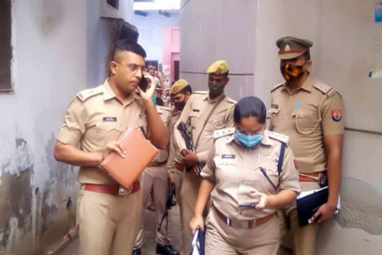 जांच में जुटी पुलिस.