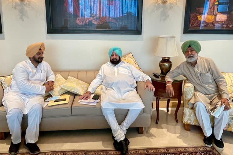 Punjab News  Punjab Politics  Chandigarh News  Punjab Congress  Punjab CM Captain Amarinder Singh  Navjot Singh Sidhu  Congress MLAs invite Punjab CM  Amarinder Singh to join Sidhu's appointment ceremony  നവജ്യോത് സിങ് സിദ്ദു  പഞ്ചാബ് പിസിസി അധ്യക്ഷൻ നവജ്യോത് സിങ് സിദ്ദു  നവജ്യോത് സിങ് സിദ്ദുവിന്‍റെ ചുമതലയേല്‍ക്കല്‍ ചടങ്ങ്  മുഖ്യമന്ത്രി അമരീന്ദര്‍ സിങ്  പഞ്ചാബ് കോണ്‍ഗ്രസ്