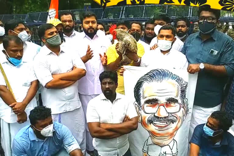 Youth Congress protests in kochi  Youth Congress protests in Kanayannur  allegation against AK Saseendran  protest against AK Saseendran  എകെ ശശീന്ദ്രൻ  യൂത്ത് കോൺഗ്രസ് പ്രതിഷേധം  മന്ത്രി എകെ ശശീന്ദ്രൻ