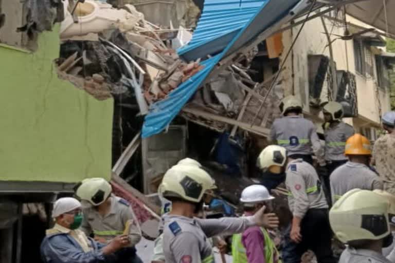 3 dies due to house collapsed