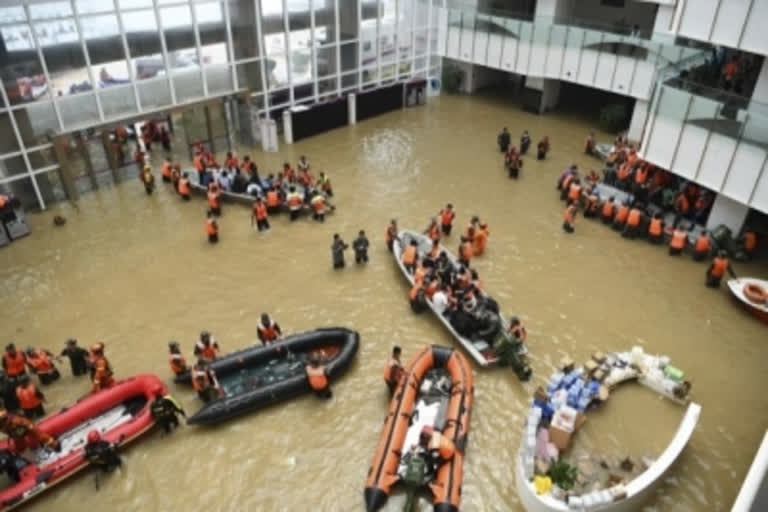 china news  Henan  china flood  rainfall china news  rainstorms china news  torrential rainstorms in China  Zhengzhou rainstorms news  flood in china news  china flood news  ചൈന മഴ  ചൈന കനത്ത മഴ വാര്‍ത്ത  ഹെനാന്‍ പ്രവശ്യ മഴ വാര്‍ത്ത  ചൈന മഴ മരണം വാര്‍ത്ത  ചൈന മഴ മരണം  ചെന്‍ചാവു മഴ വാര്‍ത്ത