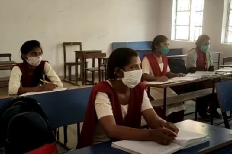 students of government schools are constantly getting dropout in jharkhand