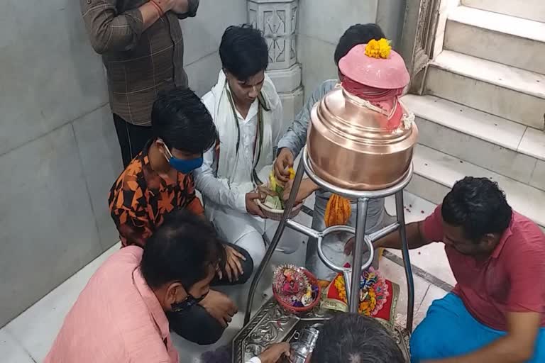 holy month of Sawan begins Devotees arriving at the ancient Dudheshwar Nath temple