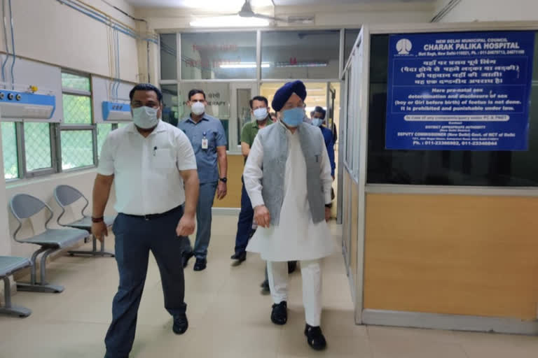 Urban Housing Minister Hardeep Singh Puri inspected Charak Palika Hospital