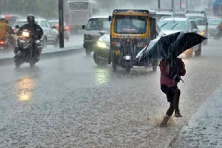 heavy-rain-lashed-normal-life-in-bengaluru