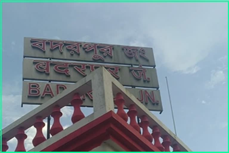 A lady jump over the train at Badarpur Railway Station , karimganj