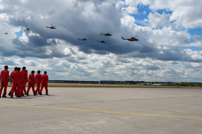 Sarang Helicopter Display Team