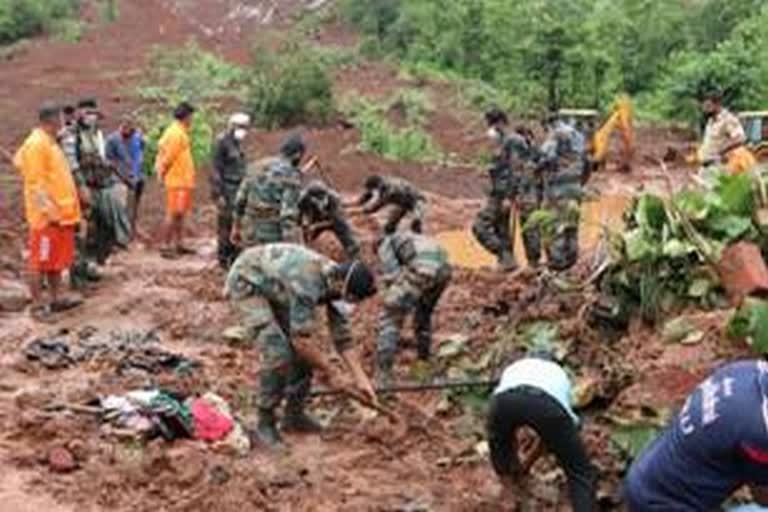 Navy  IAF  Maha'tra flood fury  Central War Room gets established  Maha'tra flood  Army, Navy, IAF  Maharastra flood  goa flood  Karnataka flood  Central War Room  Central War Room news  മഹാരാഷ്‌ട്ര പ്രളയം  കർണാടക പ്രളയം  'ഓപ്പറേഷൻവർഷ 21'  'ഓപ്പറേഷൻവർഷ 21' വാർ റൂം  കര,നാവിക, വ്യോമ സേന