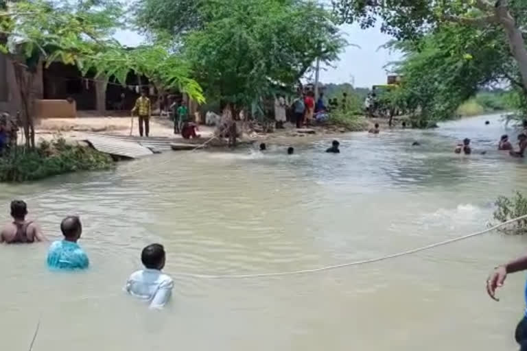 दो किशोरियां डूबकर मौत