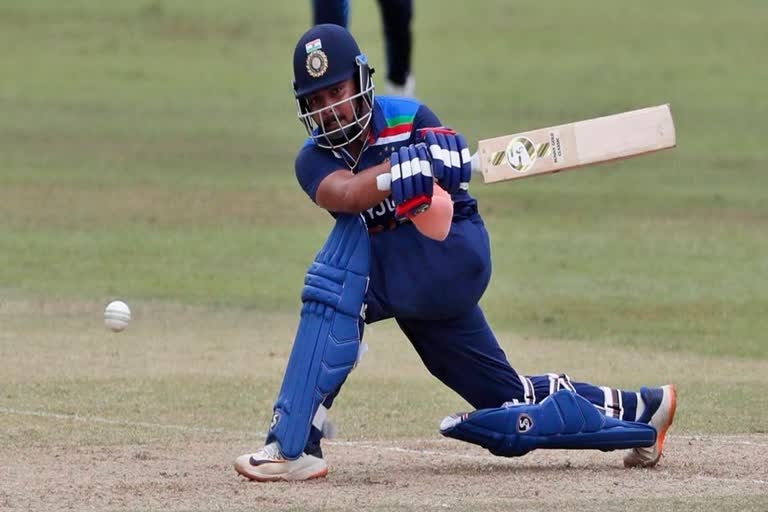 Prithvi Shaw golden duck on T20I debut  പൃഥ്വി ഷാ  അരങ്ങേറ്റ മത്സരത്തിൽ ഗോൾഡണ്‍ ഡക്കുമായി പൃഥ്വി ഷാ  പൃഥ്വി ഷാ  Prithvi Shaw  INDIA SRILANKA T20 SERIES  INDIA SRILANKA T20 SERIES FIRST MATCH