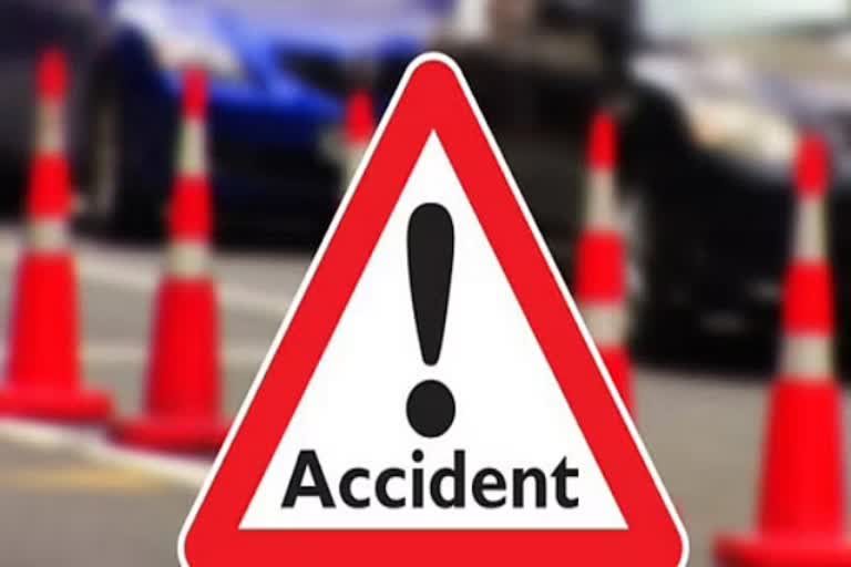 bike accident  thirunelveli bike accident  thirunelveli news  thirunelveli latest news  accident news  three men spot death by bike accident  three men spot death  spot death by bike accident  வாகன விபத்து  திருநெல்வேலி செய்திகள்  நேருக்கு நேர் மோதி விபத்து  திருநெல்வேலியில் வாகன விபத்து  திருநெல்வேலியில் நேருக்கு நேர் மோதி வாகன விபத்து