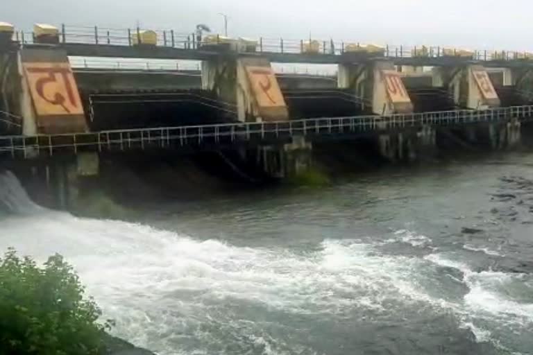 darna dam overflow from nashik