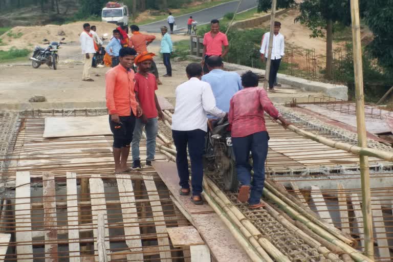 construction of pull is incomplete in hazaribag