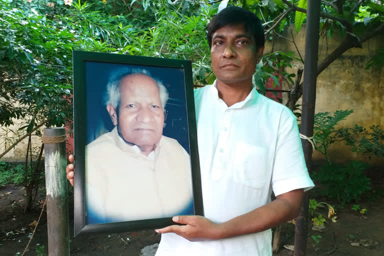 family of freedom fighter and former MP Resham Lal Jangde left Congress