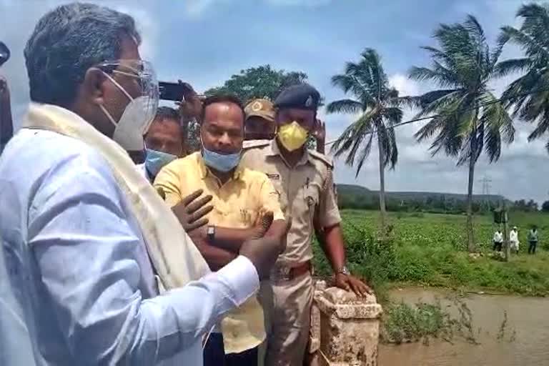 siddaramaiah-visits-the-malaprabha-river-flood-prone-area