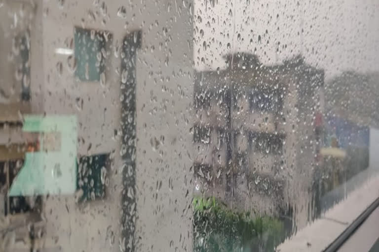 delhi rain news  rain updates delhi news  delhi incessant rain  IMD  delhi thunderstorm news  delhi waterlogging news  ഡല്‍ഹി മഴ വാര്‍ത്ത  മഴ ഡല്‍ഹി  ഡല്‍ഹി മഴ  കനത്ത മഴ ഡല്‍ഹി  ഡല്‍ഹി കാലാവസ്ഥ  ഡല്‍ഹി ഓറഞ്ച് അലര്‍ട്ട് വാര്‍ത്ത