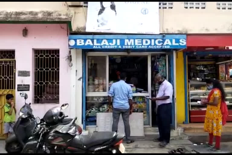 medical and milk station targeted by thief in thambaram