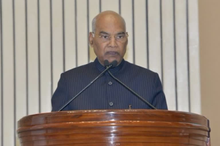 President Kovind  Ayodhya Padma awardee plea  President of India  Padma awardee Mohammad Sharif  Ram Nath Kovind  President Ram Nath Kovind  Rashtrapati Bhawan ceremony  രാഷ്ട്രപതി വാര്‍ത്ത  പത്മ പുരസ്‌കാരം വാര്‍ത്ത  പത്മ പുരസ്‌കാരം രാഷ്‌ട്രപതി ഇടപെടല്‍ വാര്‍ത്ത  മുഹമ്മദ് ഷരീഫ് പത്മ പുരസ്‌കാരം വാര്‍ത്ത  ഫസിയബാദ് മുഹമ്മദ് ഷരീഫ് പത്മ പുരസ്‌കാരം വാര്‍ത്ത  രാഷ്ട്രപതി രാംനാഥ് കോവിന്ദ് വാര്‍ത്ത  ഉത്തര്‍പ്രദേശ് പത്മ ജേതാവ്  പത്മ ജേതാവ് കിടപ്പില്‍ വാര്‍ത്ത  പത്മ പുരസ്‌കാരം വീട്ടിലെത്തിക്കും