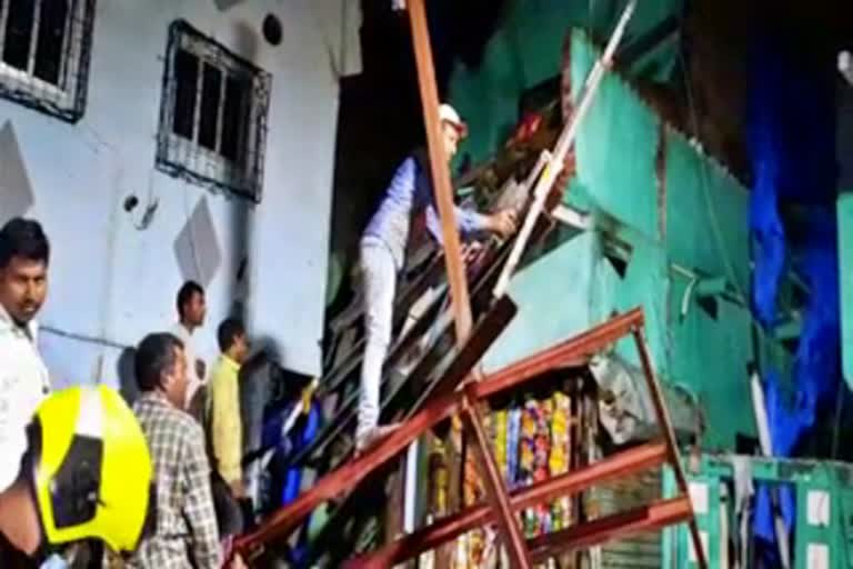 Building collapses in Mumbai