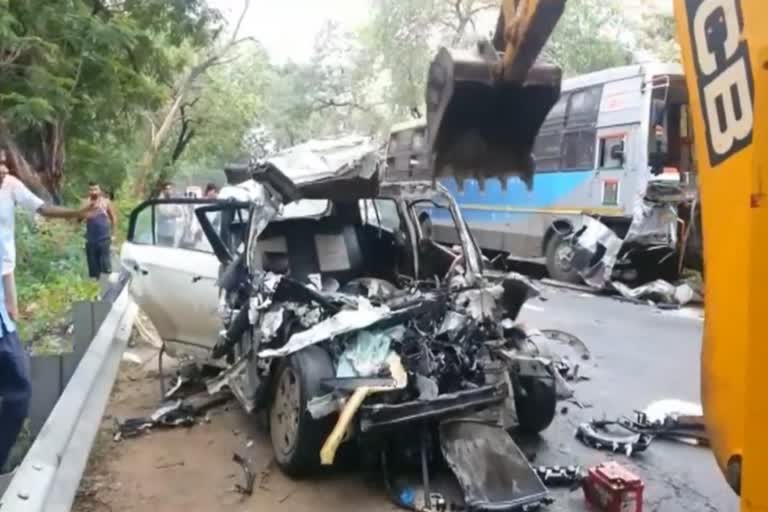 accident between bus and car