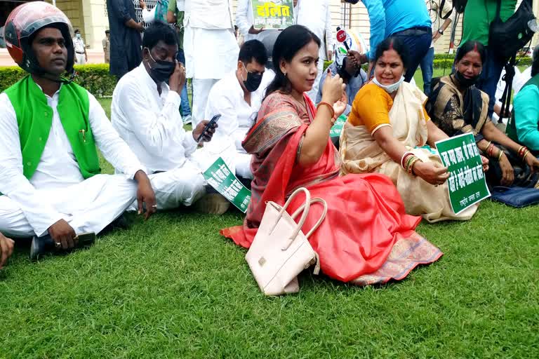 RJD MLAs protest