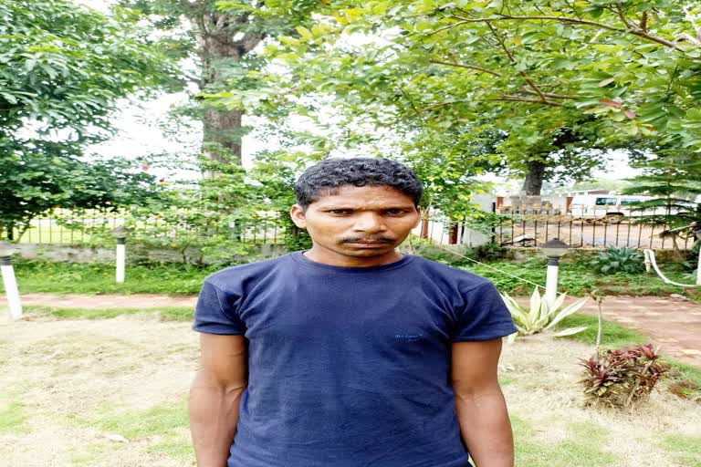 reward naxalite arrested