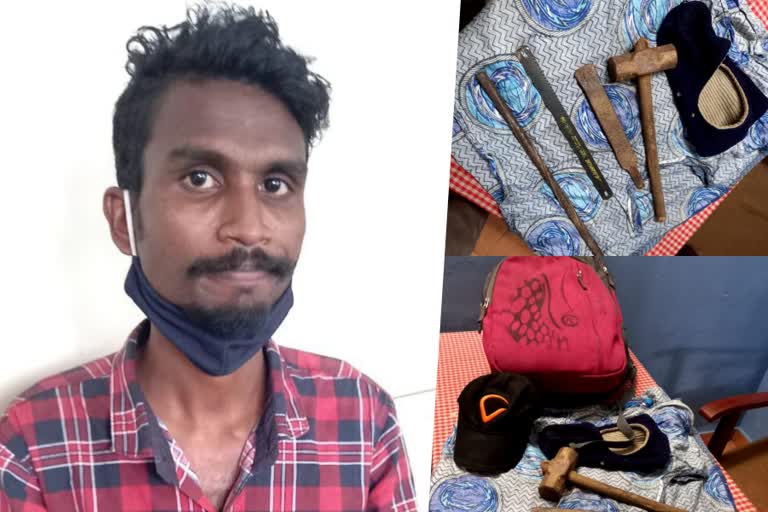 culprit arrested for trying to stab and open jewelery shop ജ്വല്ലറി കുത്തിത്തുറക്കാന്‍ ശ്രമിച്ച പ്രതി പിടിയില്‍ നിലമ്പൂര്‍ നഗരം പോത്തുകല്ല് കവളപ്പാറ ഇളമുടി നിലമ്പൂര്‍ പൊലീസ് Nilambur Police മോഷണ ശ്രമം attempt to steal gold മലപ്പുറം Malapppuram news മലപ്പുറം വാര്‍ത്ത