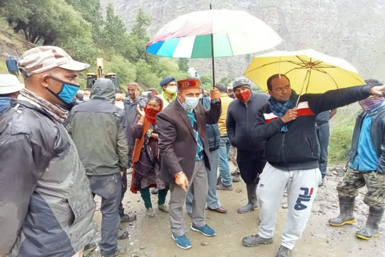 Technical Education Minister Dr. Ramlal Markanda visited the flood affected areas