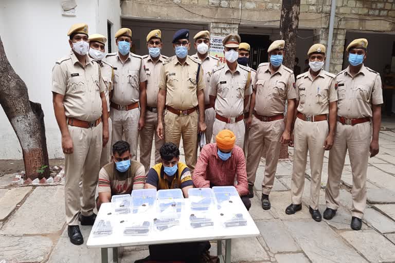 Chittorgarh police, caught cache of weapons