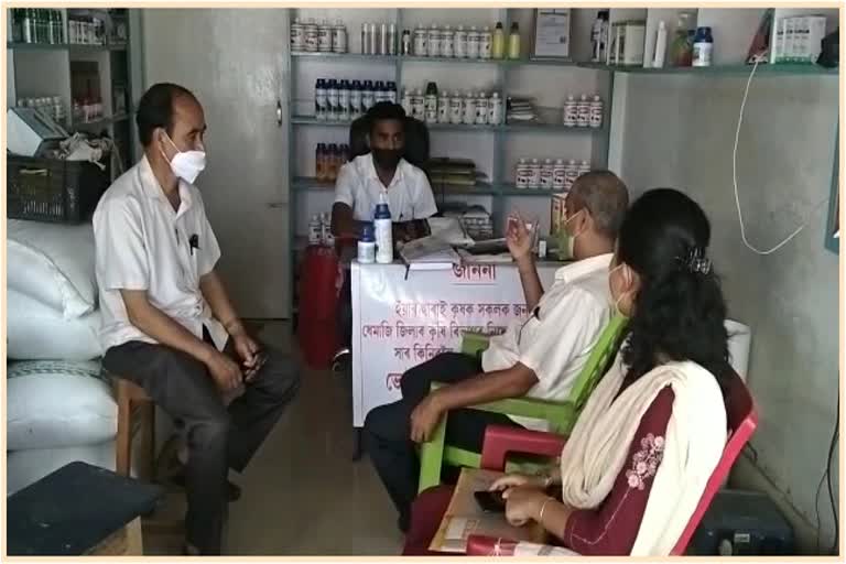 agriculture-department-raids-in-chemical-fertilizer-shop-at-dhemaji