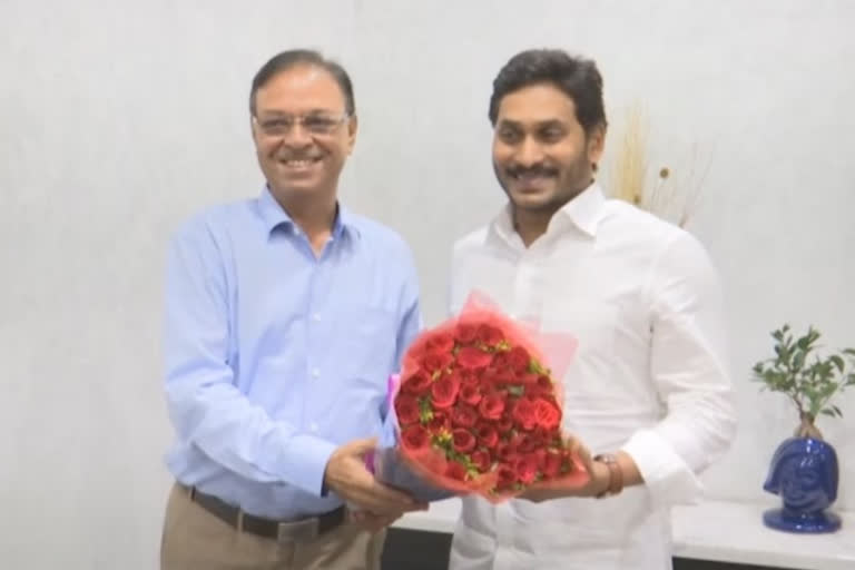 Carbon Mobiles Director Meet CM jagan